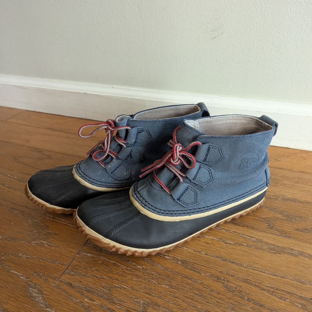 Sorel Women's Out N About Leather Snow Boot, blue, size 8.5 (fit like an 8)